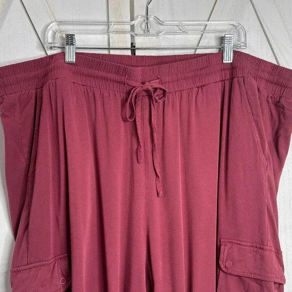 Torrid Relaxed Fit Jogger Stretch Challis Mid-Rise Cargo Pocket Pant - Picture 7 of 10